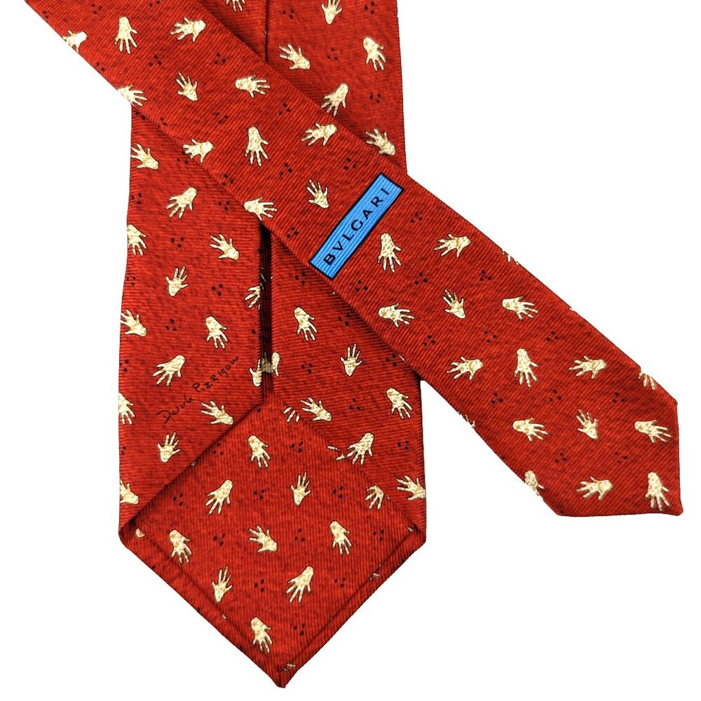 BVLGARI Silk Seven Fold Luxury Necktie made in Italy in like new condition